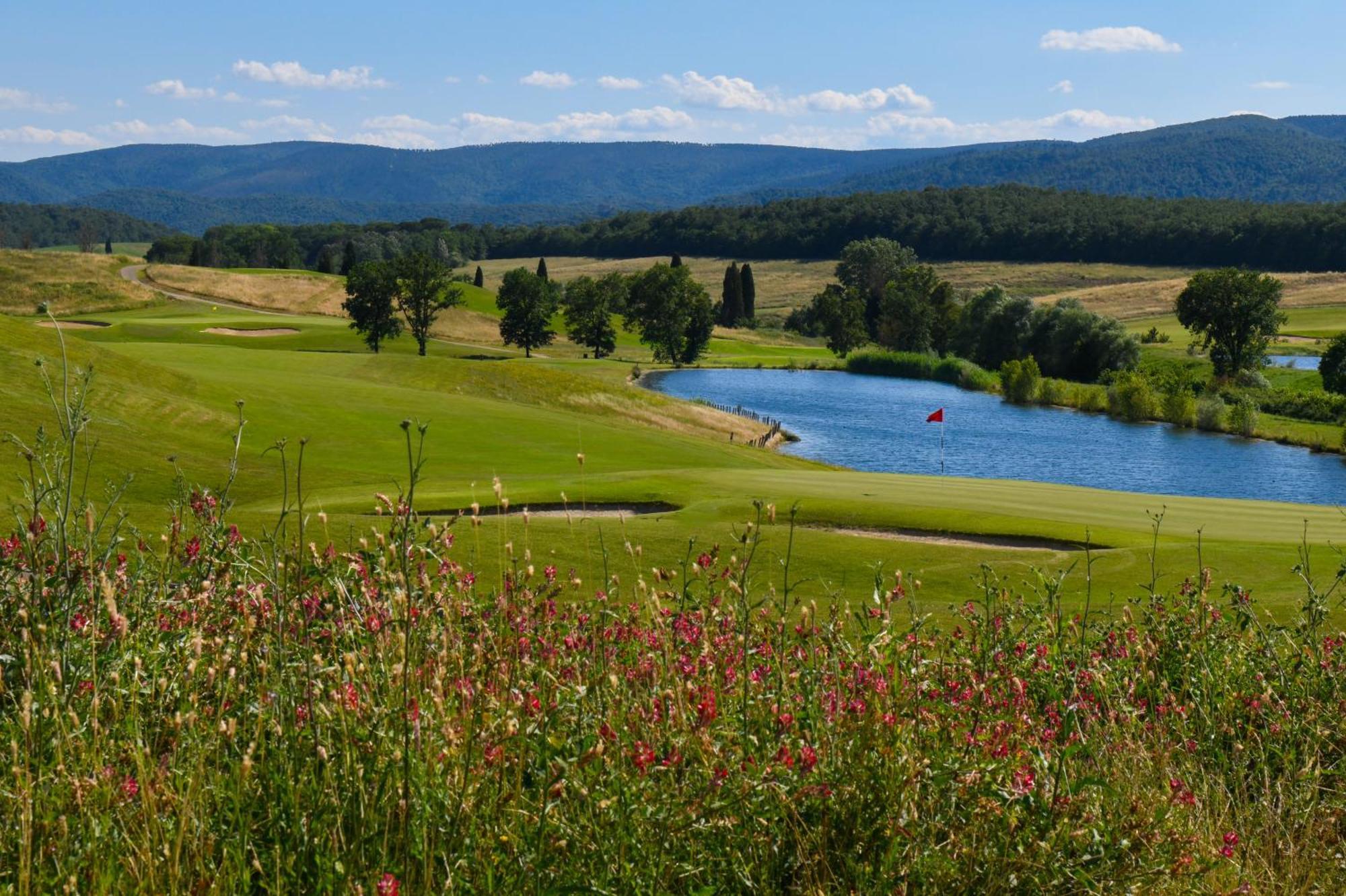 La Bagnaia Golf Resort Exterior photo